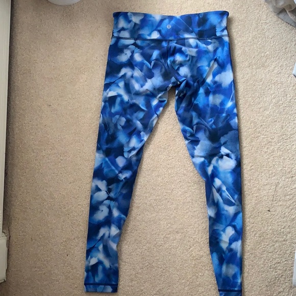 Lulu lemon leggings hardly worn - Picture 1 of 2